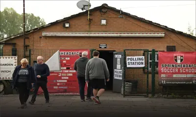 Elections locales au Royaume-Uni: scrutin test pour Boris Johnson, décisif en Irlande du Nord