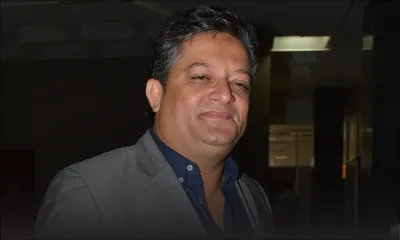 Richard Duval arpente le terrain au no 12