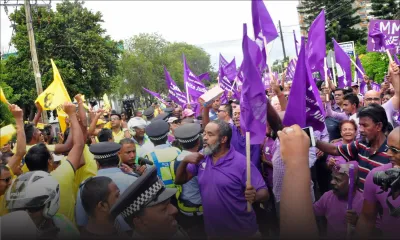 Nomination Day : quand des sympathisants de deux partis se croisent en route