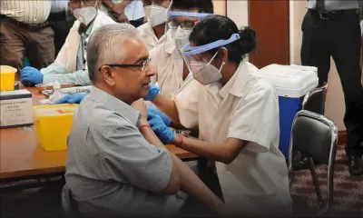 Après avoir reçu sa première dose vendredi - Pravind Jugnauth : «Il n’y a aucune raison de craindre le vaccin» 