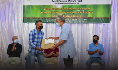 Post-Batsirai : la somme de Rs 50 millions distribuée à plus de 5 600 planteurs