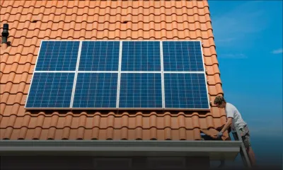 Panneaux solaires, chauffe-eaux solaires, véhicules hybrides : la MauBank propose un plan écologique