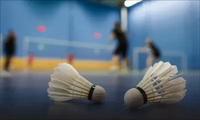 Problèmes d’infrastructures : des badistes déplorent l’état du complexe sportif de Glen-Park