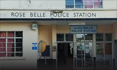 Me Hishaam Oozeer agressé devant le poste de police de Rose-Belle