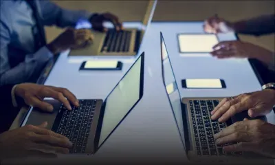 Les cyber-guerriers à l'œuvre : quand la politique 2.0 envahit le terrain