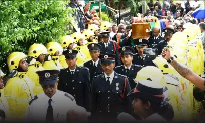 Funérailles de Désiré L'Enclume : une haie d'honneur de ses collègues pompiers pour l'ancien footballeur