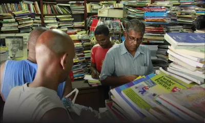 Manuels scolaires: tous les textes au programme disponibles le 18 janvier