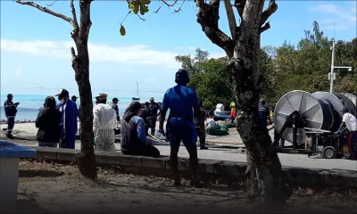 Initiative citoyenne contre la marée noire : grosse affluence des volontaires bravant les risques sanitaires dans le Sud-Est