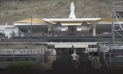 Marie, Reine de la Paix : derniers ajustements et répétitions avant la grande messe