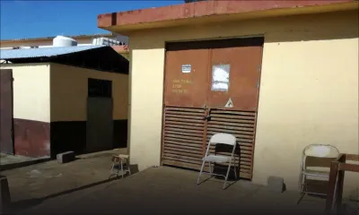 Un adolescent électrocuté à bambous : la police récupère deux plants de cannabis dans la cabine du CEB