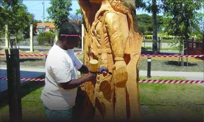 Sculpture: Lewis Dick à la conquête du Népal