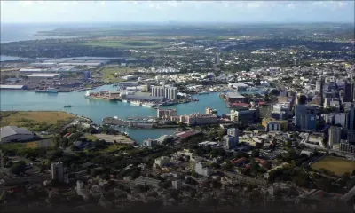 Port-Louis : une bonbonne de gaz cause une explosion sur un bateau qui accostait