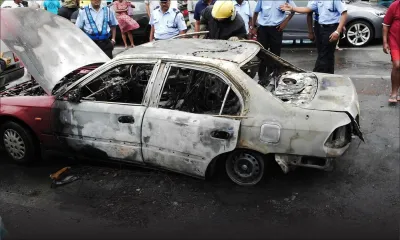 Un véhicule part en fumée