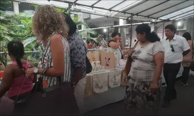 Fêtes de fin d'année : les petits commerces veulent leur part de marché