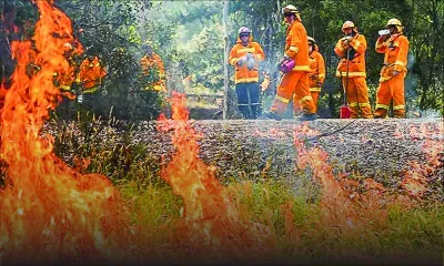 Australians urged to evacuate as monster bushfires regenerate