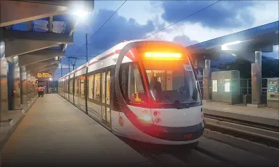 Un homme de 35 ans agressé à l’arme blanche dans un tram du Metro Express