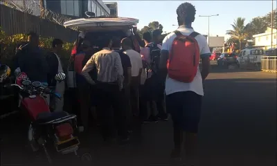 Route de Petit-Camp, Phœnix : un marchand ambulant fait obstruction