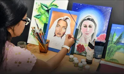 Ornella Aza Jasmin : un atelier et une vie en couleurs 