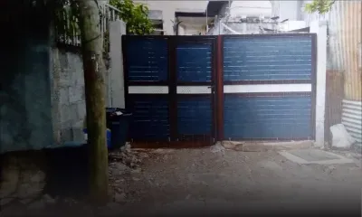 Après que son voisin eut fermé un passage commun : des usagers défoncent une barrière pour passer par sa cour