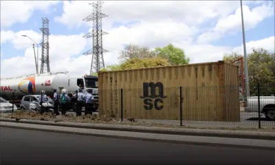 Bell-Village : un conteneur tombe d’un poids lourd