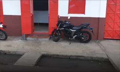 À Roche-Bois : une bouche d’égout qui déborde dérange le boutiquier