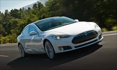 En litige avec la MRA : controverse autour des voitures électriques