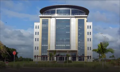 Controverse : aucune étude avant la conversion de trois campus en centres polytechniques