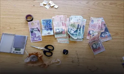 Opération crackdown à Mahébourg : trois revendeurs arrêtés avec de l’héroïne et de  la drogue synthétique