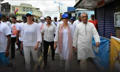 Dimanche après-midi : Pravind Jugnauth s’est rendu à pied à Grand-Bassin