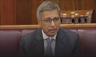 La majorité gouvernementale applaudit Xavier-Luc Duval