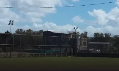 Calebasses – Le terrain de foot toujours plongé dans le noir