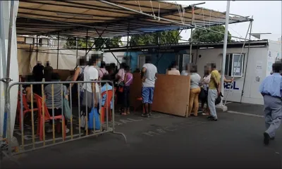 Covid-19 Testing Centres cette semaine : attente interminable, les gestes barrières filent à l’anglaise