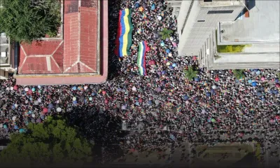 La marche citoyenne de l’opposition vue du ciel à 14 h 23