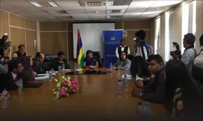 Frais d’examens SC/HSC : Leela Devi Dookun-Luchoomun rencontre des étudiants