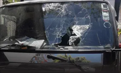 Renvoyé par son employeur en raison d’une branche qui a percuté sa camionnette