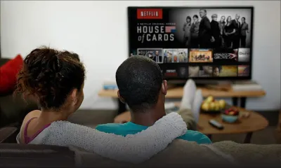 Moments de divertissement à la maison - Netflix : le sympa partage... entre amis !