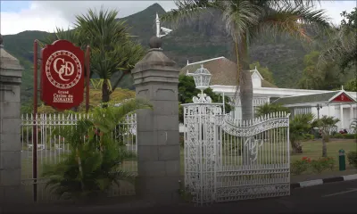 Douze suspensions au casino du Domaine Les Pailles : la SIC cible d’autres gagnants soupçonnés d’évasion fiscale