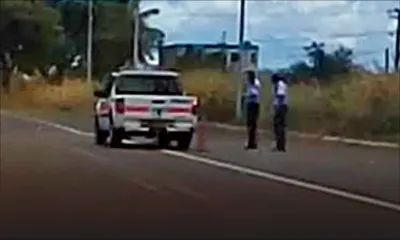 À Jin Fei : quand des policiers donnent des cours de conduite