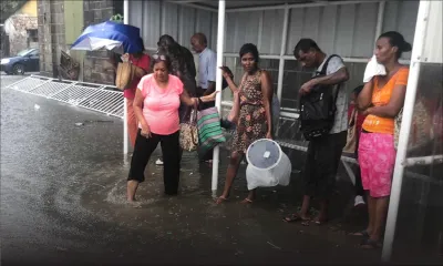 Rose Hill : la rue Sir Virgil Naz fermée à cause des accumulations d’eau