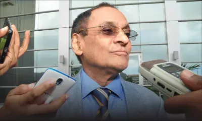 Devant le bâtiment de l’Icac: Vishnu Lutchmeenaraidoo parle d’un « complot » de Roshi Bhadain