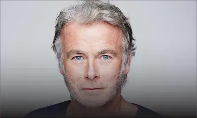 Spectacle «Fifty Fifty» - Franck Dubosc : mi-jeune, mi-vieux