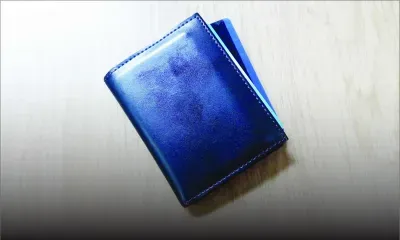 Alors que sa carte bancaire est en sa possession : Rs 25 000 disparaissent de son compte