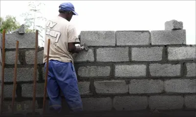 Pour obtenir son permis de construction : Koushal P. conteste la décision du conseil de district