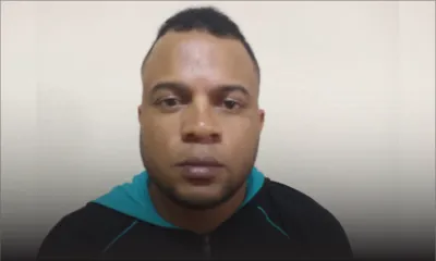 Soupçonné de vouloir quitter le pays avec 9 950 euros : Angelo Thomas prétend convertir son argent en devises pour économiser