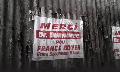 Au no 12: polémique autour des affiches de remerciements à Vasant Bunwaree