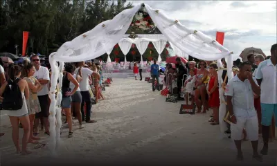 Saint-Valentin: Radio Plus organise le mariage de 14 couples