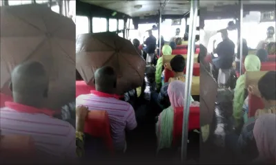 Buzz sur internet: un passager utilise son parapluie dans le bus