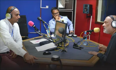 Grand Journal de Radio Plus: Dev Virahsawmy critique le projet des Smart Cities