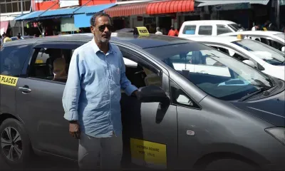Raffick Bahadoor, chauffeur de taxi: il sillonne les routes du pays depuis plus de 30 ans