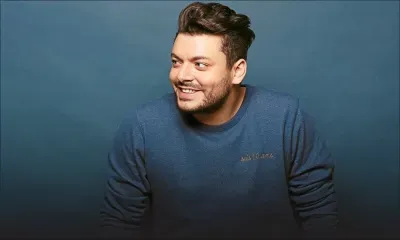 Humour : Kev Adams fête ses dix ans de scène à Maurice